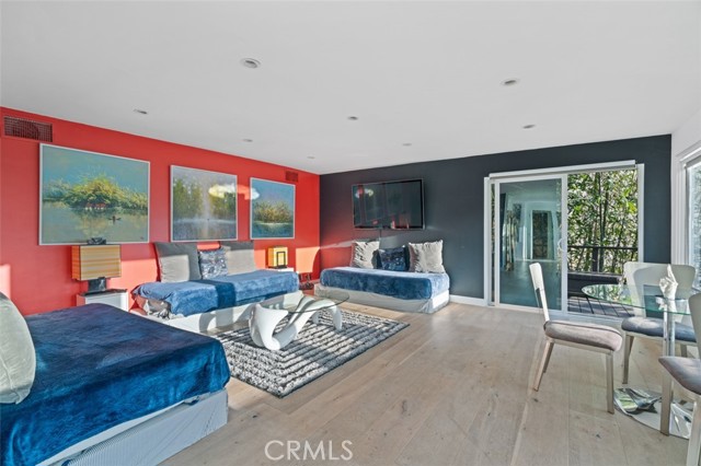 Detail Gallery Image 20 of 43 For 8646 Hillside Ave, Los Angeles,  CA 90069 - 4 Beds | 4 Baths