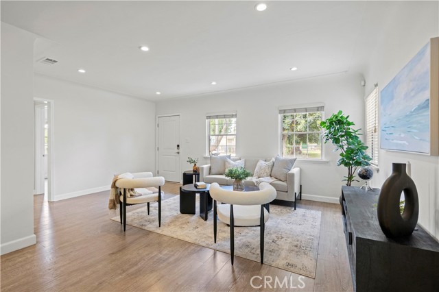 Detail Gallery Image 6 of 43 For 5834 Satsuma Ave, North Hollywood,  CA 91601 - 3 Beds | 2 Baths