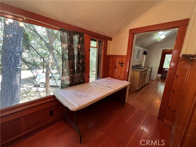 28879 Sycamore, Lake Arrowhead CA: https://media.crmls.org/medias/57b0d506-bb6b-4030-97a5-4550169d6f5a.jpg