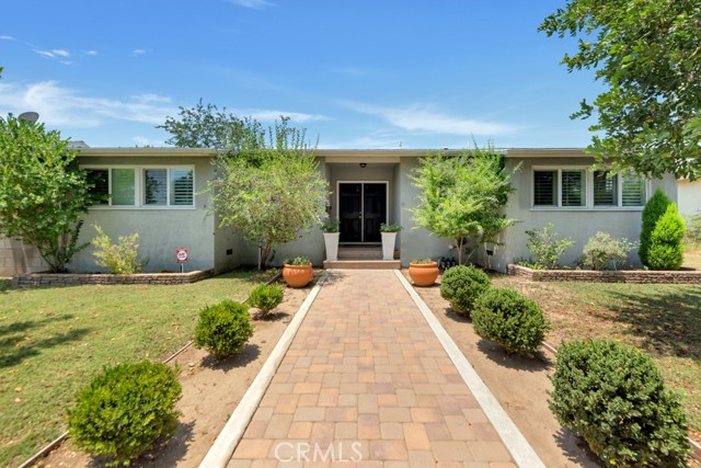 Detail Gallery Image 3 of 36 For 10923 Haskell Ave, Granada Hills,  CA 91344 - 3 Beds | 2 Baths