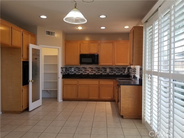 7533 Morning Crest Place, Rancho Cucamonga CA: https://media.crmls.org/medias/57b0f538-1880-48f7-a17b-1191c29aac1d.jpg