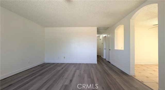 Detail Gallery Image 6 of 23 For 10707 White, Adelanto,  CA 92301 - 3 Beds | 2 Baths