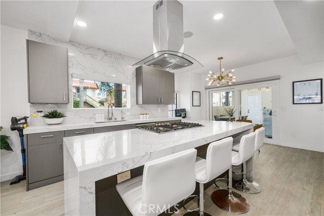 Detail Gallery Image 8 of 32 For 122 21st St, Huntington Beach,  CA 92648 - 3 Beds | 5/1 Baths