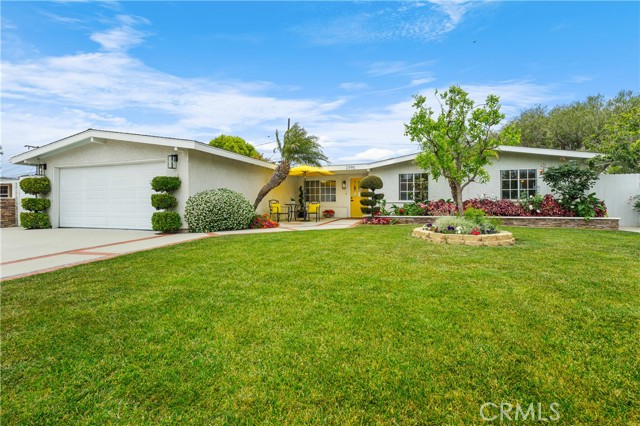 Detail Gallery Image 1 of 1 For 2395 Columbia Dr, Costa Mesa,  CA 92626 - 4 Beds | 2 Baths