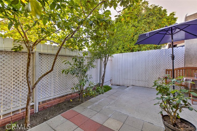 Detail Gallery Image 3 of 20 For 7631 Vineland #2,  Sun Valley,  CA 91352 - 2 Beds | 1/1 Baths