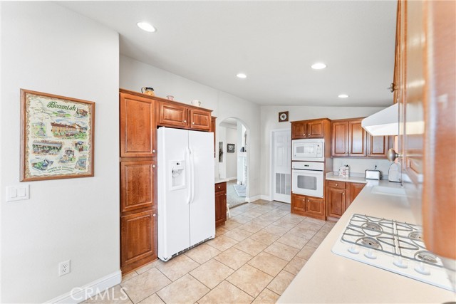 Detail Gallery Image 11 of 28 For 16222 Monterey Ln #24,  Huntington Beach,  CA 92649 - 3 Beds | 2 Baths