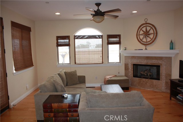 423 19th Street, Manhattan Beach CA: https://media.crmls.org/medias/57b284c6-4042-4ce6-97f5-83067eec7970.jpg