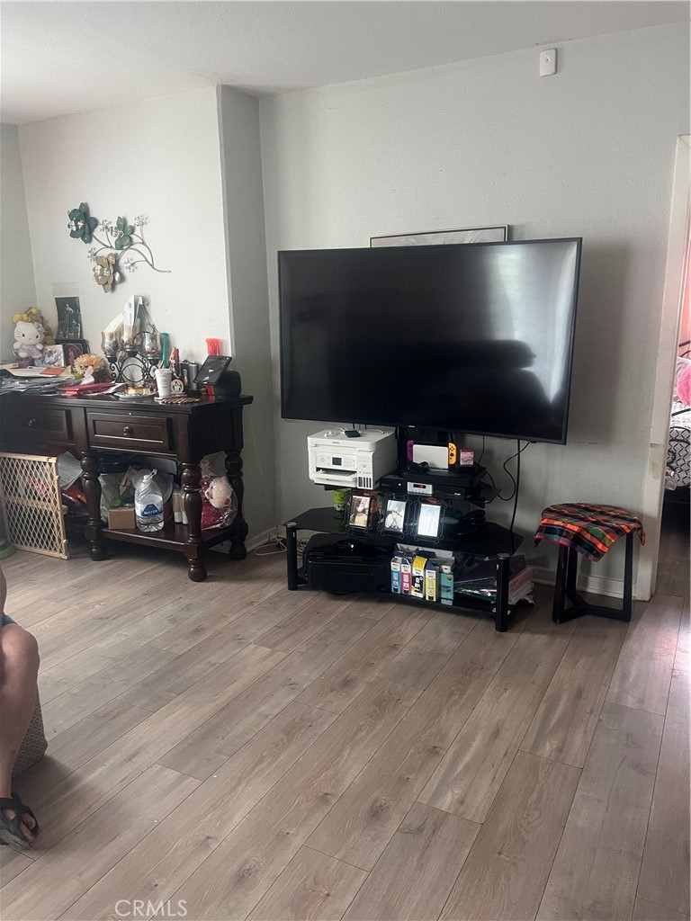 https://media.crmls.org/medias/57b2cadd-e103-4b37-91b7-a4953e8ae468.jpg?preset=X-Large