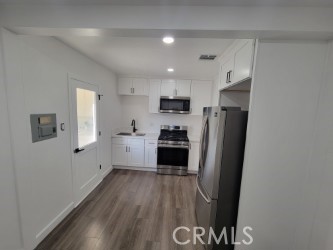 311 W Green Street, Claremont CA: https://media.crmls.org/medias/57b33ee5-9c9c-41b9-9ec8-a30d616c4ee4.jpg