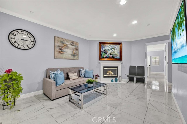 Detail Gallery Image 2 of 42 For 17772 Independence Ln, Fountain Valley,  CA 92708 - 2 Beds | 2 Baths