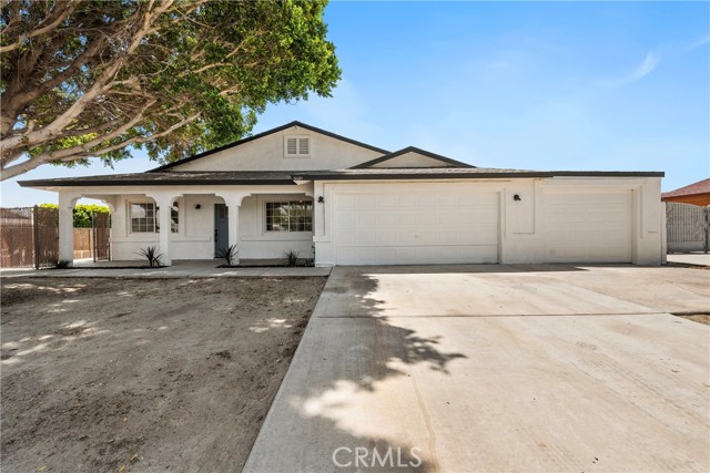 86149 Calle Bouganvilia, Coachella CA: https://media.crmls.org/medias/57b43ef5-f26b-451f-98ca-646f7c913dde.jpg