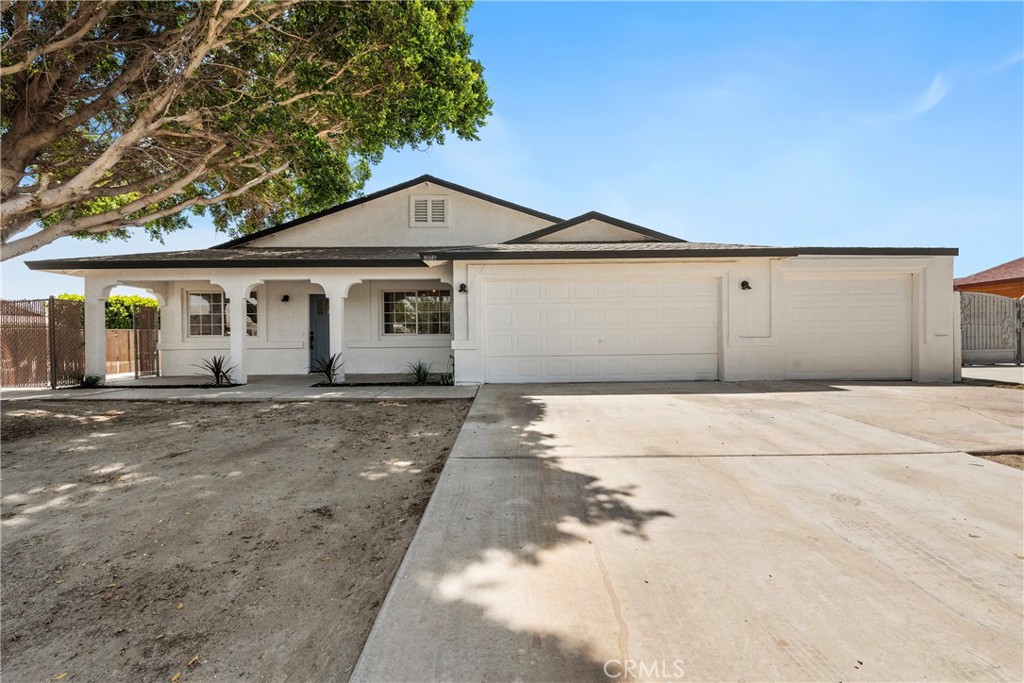86149 Calle Bouganvilia