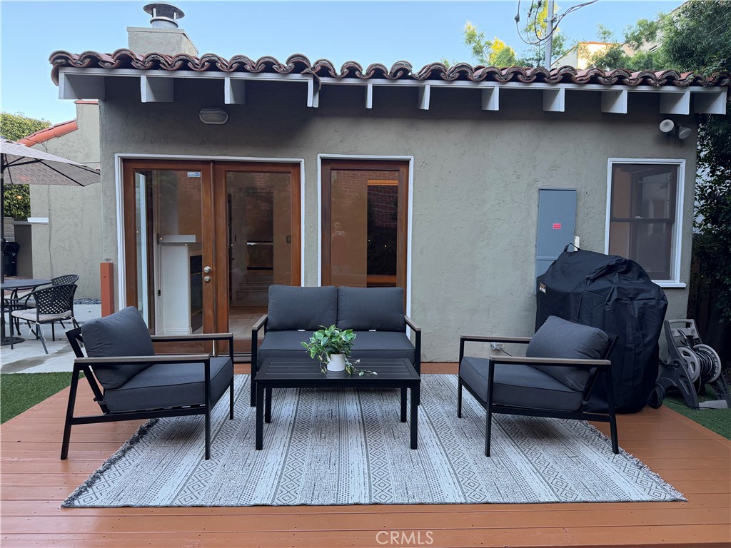 https://media.crmls.org/medias/57b457d3-153d-46b4-ae3f-6b3bf4abc203.jpg?preset=X-Large