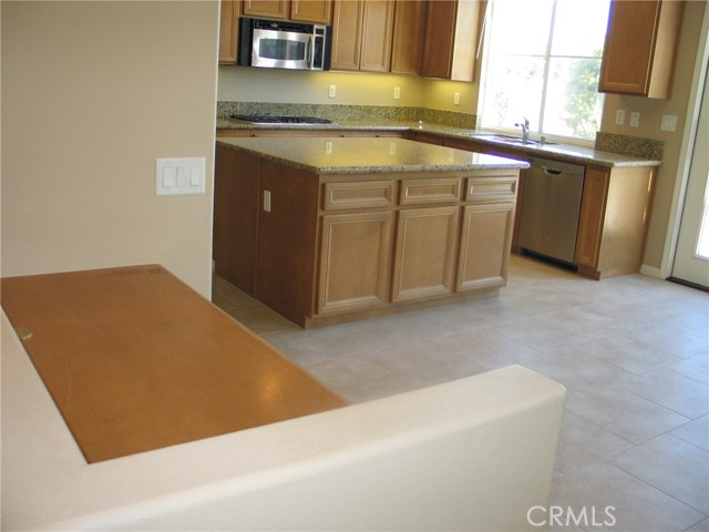 27720 Elderberry Street, Murrieta CA: https://media.crmls.org/medias/57b58ee8-ca18-4d54-8c45-18ec244ce23a.jpg