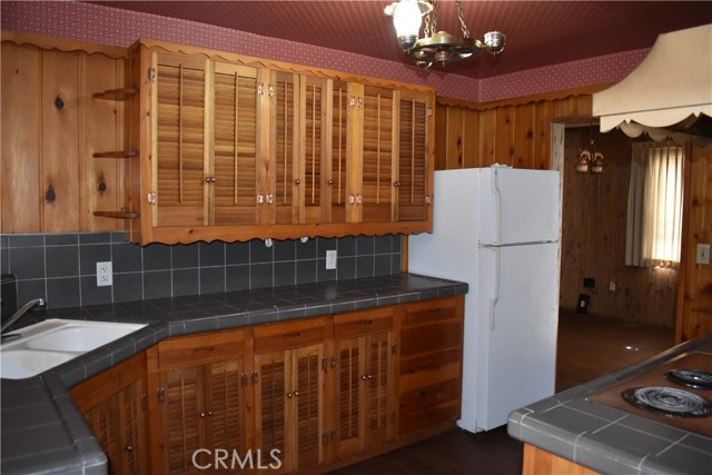 Detail Gallery Image 6 of 23 For 5858 Elm St, Wrightwood,  CA 92397 - 2 Beds | 1 Baths