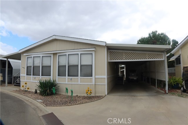 5001 W Florida, Hemet CA: https://media.crmls.org/medias/57b60c42-8ea2-46af-ba53-ee1dc5a2c7ab.jpg