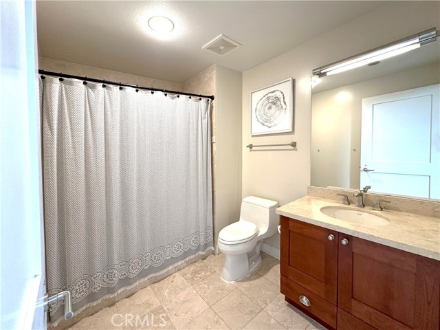 700 E Street, San Diego, California 92101, 1 Bedroom Bedrooms, ,2 BathroomsBathrooms,Residential,For Sale,E Street,OC24112082