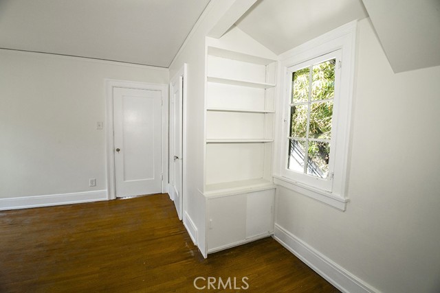 Detail Gallery Image 18 of 34 For 11343 Missouri Ave, Los Angeles,  CA 90025 - 4 Beds | 3 Baths
