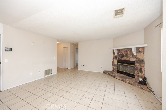 Detail Gallery Image 8 of 28 For 10415 Buckboard Cir, Adelanto,  CA 92301 - 3 Beds | 2 Baths