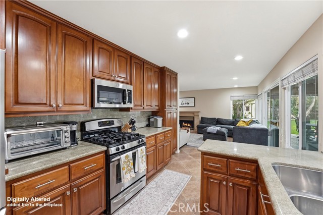 Detail Gallery Image 25 of 52 For 1513 Glenn Cir, Placentia,  CA 92870 - 4 Beds | 2/1 Baths