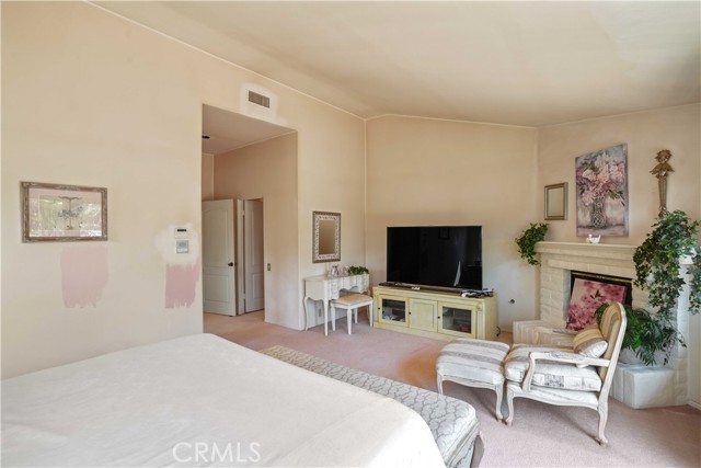 Detail Gallery Image 19 of 41 For 2124 Cervato Dr, Camarillo,  CA 93012 - 4 Beds | 2/1 Baths