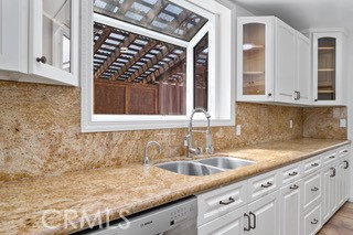 Detail Gallery Image 6 of 12 For 5123 Noble Ave, Sherman Oaks,  CA 91403 - 3 Beds | 4 Baths