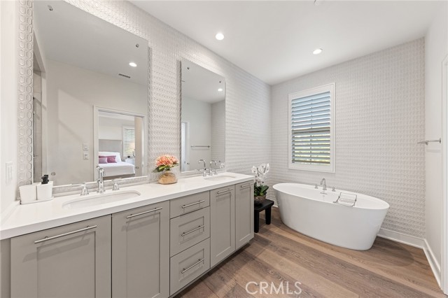 Detail Gallery Image 40 of 75 For 117 Petunia, Irvine,  CA 92618 - 4 Beds | 4 Baths