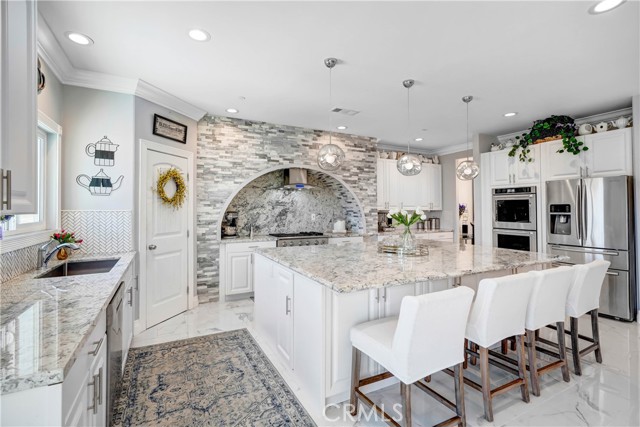 Detail Gallery Image 11 of 66 For 31291 Tommy, Temecula,  CA 92591 - 5 Beds | 4/1 Baths