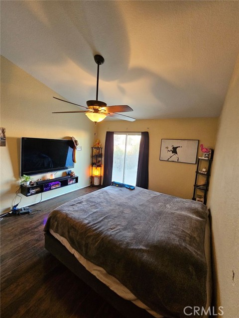 Detail Gallery Image 3 of 39 For 13240 Country Ct, Victorville,  CA 92392 - 3 Beds | 2 Baths