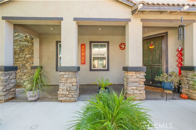 38327 Rancho Vista Dr, Beaumont CA: https://media.crmls.org/medias/57bafb08-6afb-4a1f-b765-c89753c0b7de.jpg