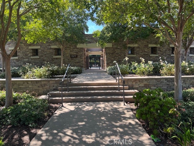 7051 Sitio Caliente, Carlsbad CA: https://media.crmls.org/medias/57bb7b33-762e-4a4c-845a-32fb6c859171.jpg