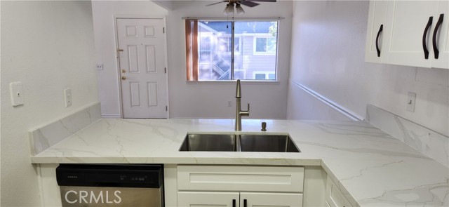 kitchen w/new quartz countertop