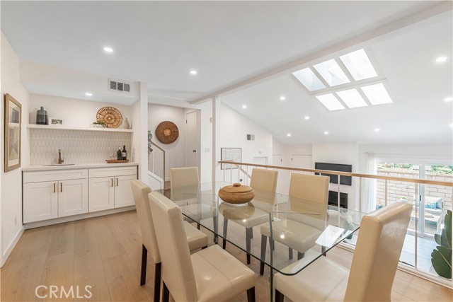 Detail Gallery Image 1 of 18 For 4345 Alla Rd #2,  Marina Del Rey,  CA 90292 - 3 Beds | 2/1 Baths