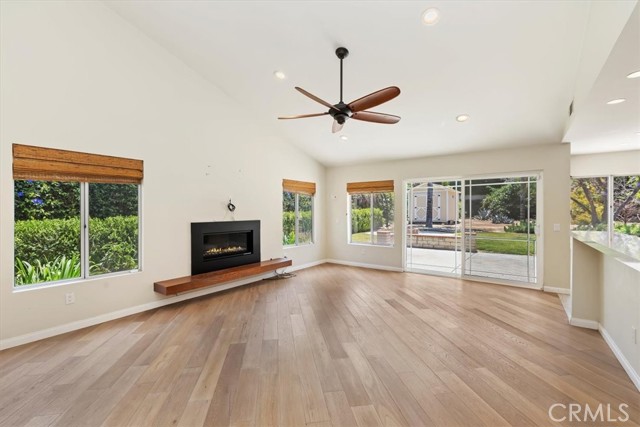 10854 Beltramo Circle, Riverside CA: https://media.crmls.org/medias/57be429b-ae27-4130-bdbe-9d5734217e21.jpg