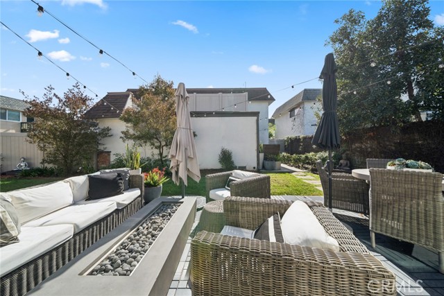 Detail Gallery Image 15 of 39 For 2048 Garden Ln, Costa Mesa,  CA 92627 - 7 Beds | 4 Baths