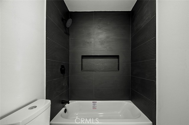 Detail Gallery Image 28 of 44 For 924 W Almond St, Compton,  CA 90220 - 3 Beds | 2 Baths