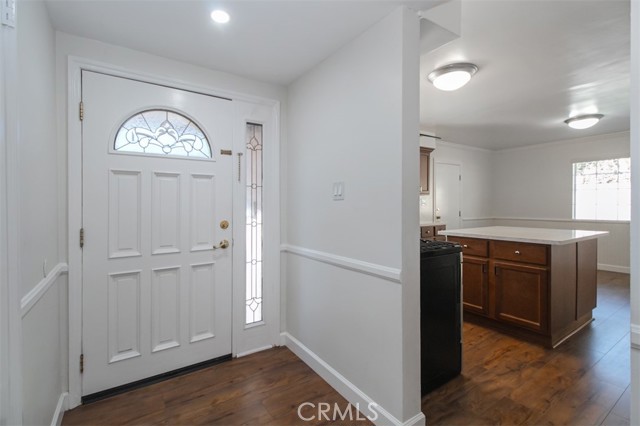 18639 Liggett, Northridge CA: https://media.crmls.org/medias/57c04117-0ae4-45b2-9101-e9321c4b33be.jpg