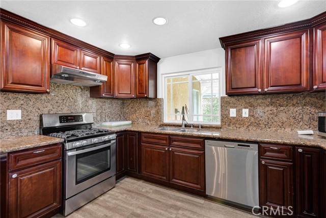 1127 Sycamore Drive photo 7