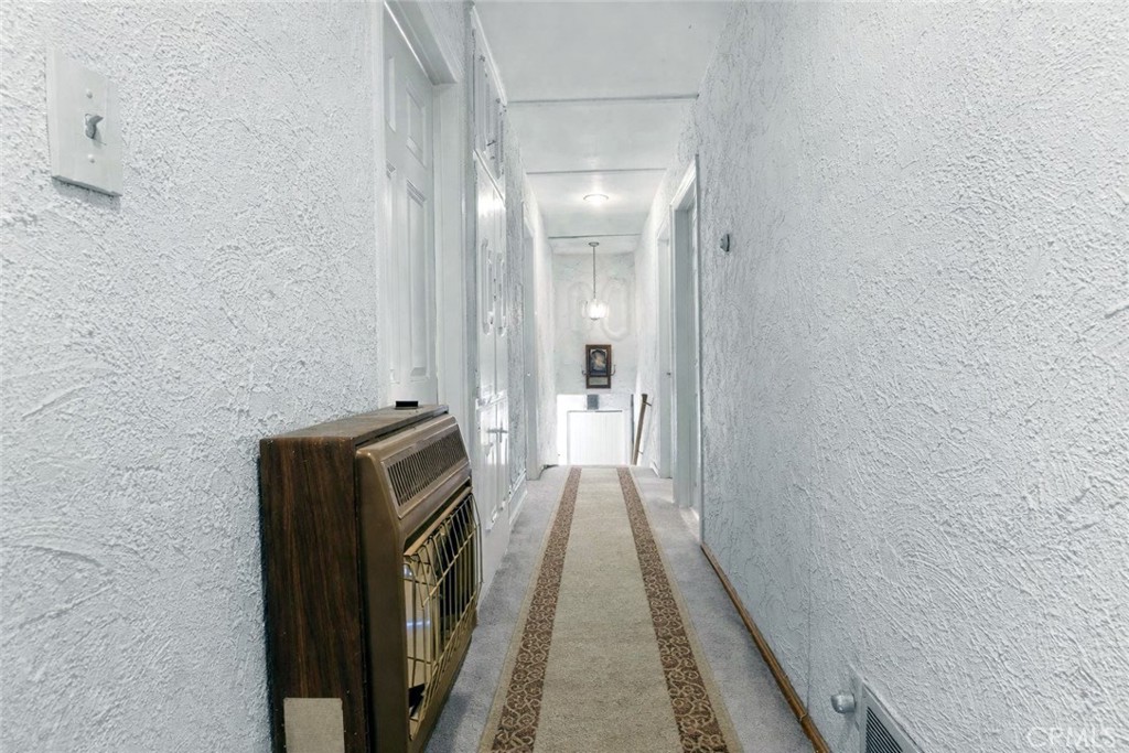 https://media.crmls.org/medias/57c12788-4615-48e3-b73d-8e00cf416428.jpg?preset=X-Large