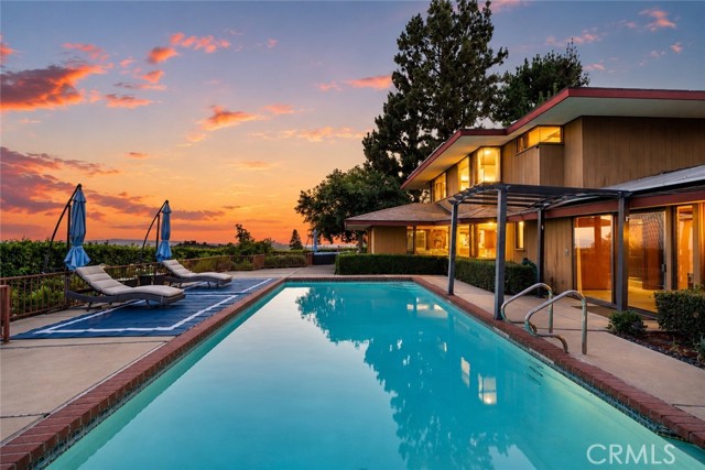 540 Reposado Drive photo 3