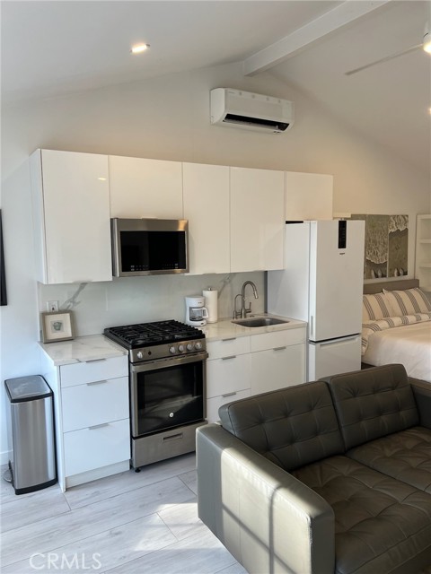 Detail Gallery Image 11 of 19 For 388 Hawthorne Rd a,  Laguna Beach,  CA 92651 - 0 Beds | 1 Baths