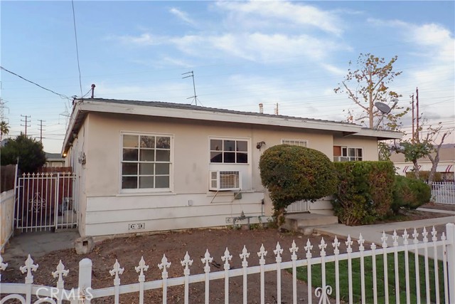 Detail Gallery Image 3 of 32 For 11233 Victory Bld, North Hollywood,  CA 91606 - – Beds | – Baths