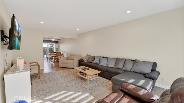 Detail Gallery Image 5 of 18 For 1801 Greenleaf #4,  Santa Ana,  CA 92706 - 1 Beds | 1 Baths