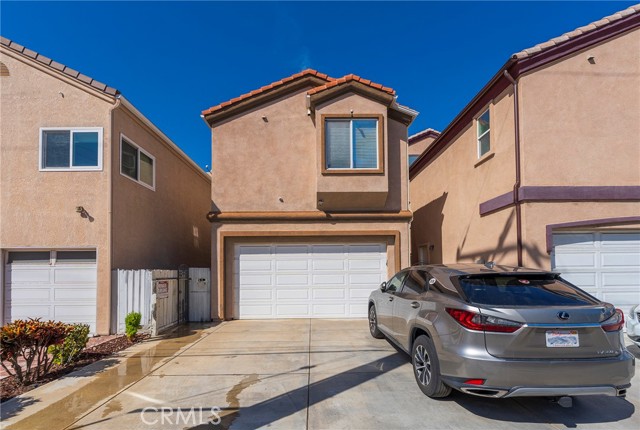 Detail Gallery Image 4 of 49 For 116 11th St, Huntington Beach,  CA 92648 - 3 Beds | 3/1 Baths
