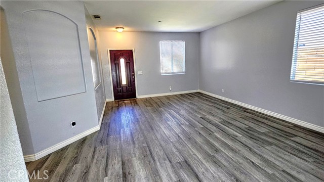 17371 Redmaple Street, Fontana CA: https://media.crmls.org/medias/57c480bd-72ef-4115-8d85-0abf51b87594.jpg