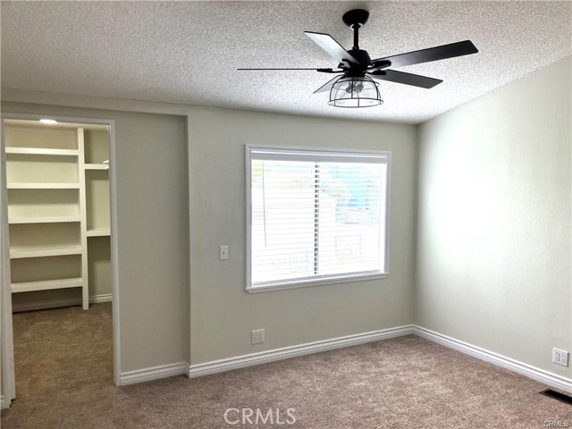 1300 W Menlo Avenue, Hemet CA: https://media.crmls.org/medias/57c48569-b0e0-4bef-add5-61cea0d3ba9b.jpg