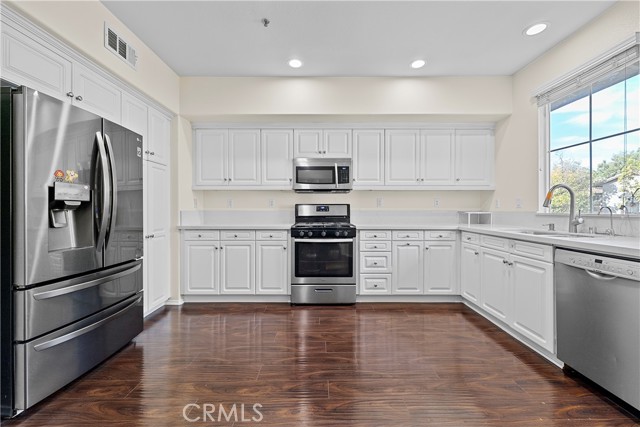 38 Stepping Stone, Irvine CA: https://media.crmls.org/medias/57c4aea0-6988-4d0e-98ea-8f6d3e791291.jpg