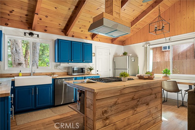 Detail Gallery Image 6 of 33 For 42744 La Placida, Big Bear Lake,  CA 92315 - 2 Beds | 1 Baths