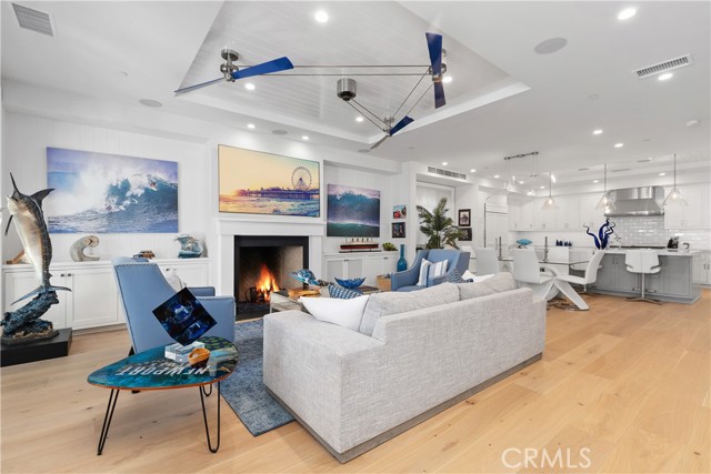 2149 E Ocean Boulevard, Newport Beach CA: https://media.crmls.org/medias/57c55758-c9f9-49e5-b031-2fd6cb3210bf.jpg
