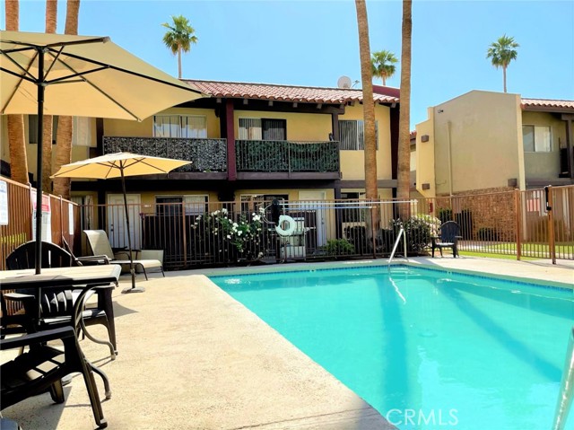 Detail Gallery Image 4 of 25 For 51080 Eisenhower a,  La Quinta,  CA 92253 - 2 Beds | 1/1 Baths